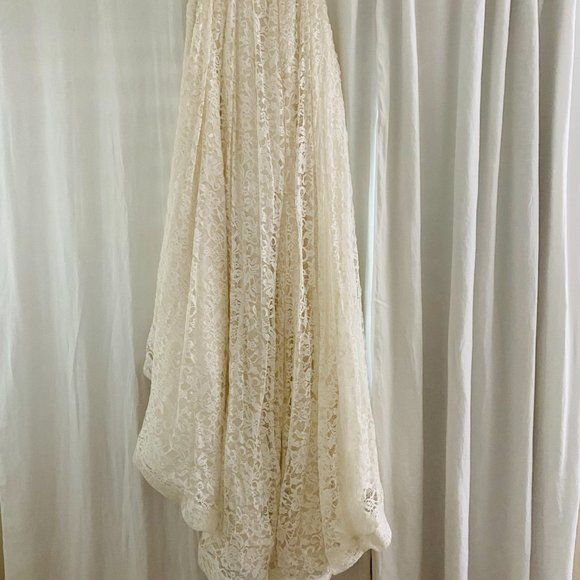 Wedding Dress - Picture 3 of 11